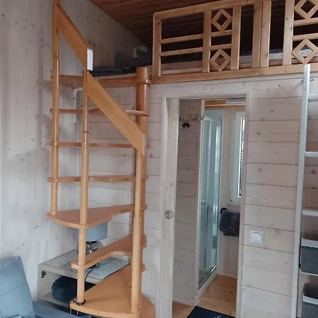Rita's Tiny-eifel-house In Fuer 4 Personen Mit Terrasse