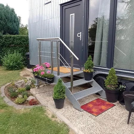Rita's Tiny-eifel-house In Fuer 4 Personen Mit Terrasse